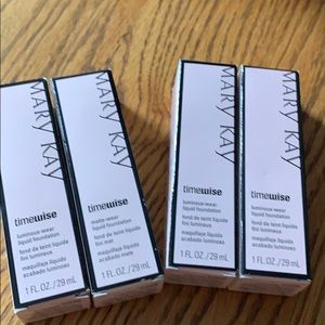 Mary Kay Tumewise Luminous/ matte wear foundation